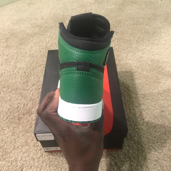 Air Jordan 1 “Pine Green” - Picture 7 of 8